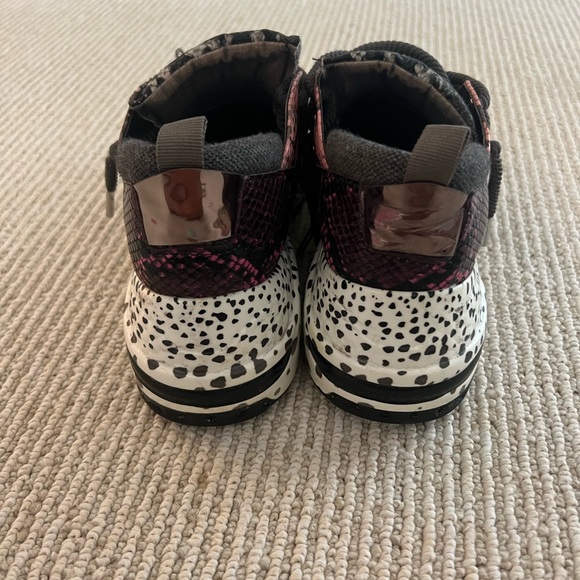 Steve Madden women’s low top sneaker - Picture 5 of 6